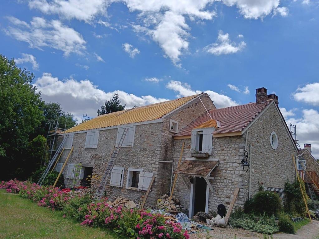 Travaux réalisés par l'expert couvreur et toiture ETS Couvreur de France à Ville d'Avray